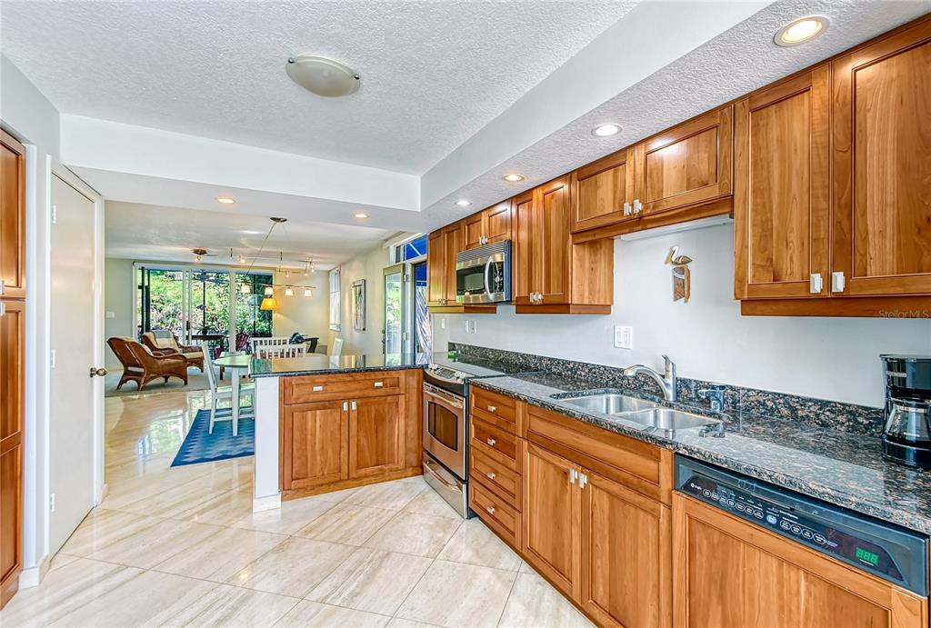 738 BAYPORT, LONGBOAT KEY,FL MLS a4523971 Anna Maria Island